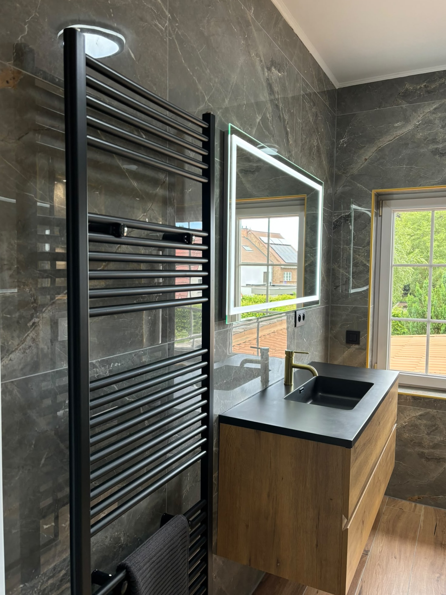 Projet salle de bain marbre et or